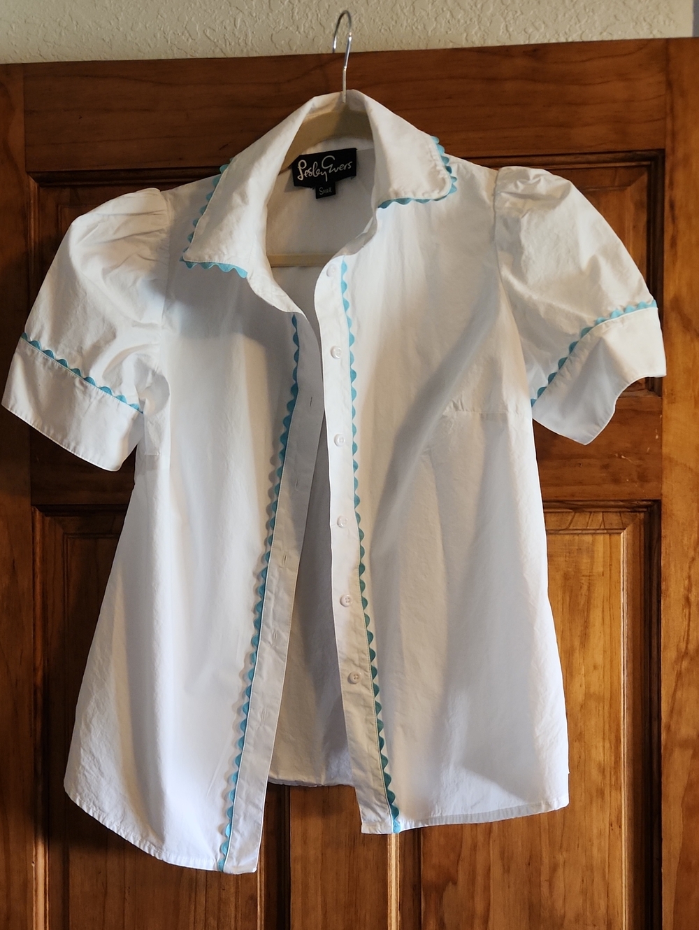 Mandy Blouse White Short-Sleeve Button-Down with Aqua Trim